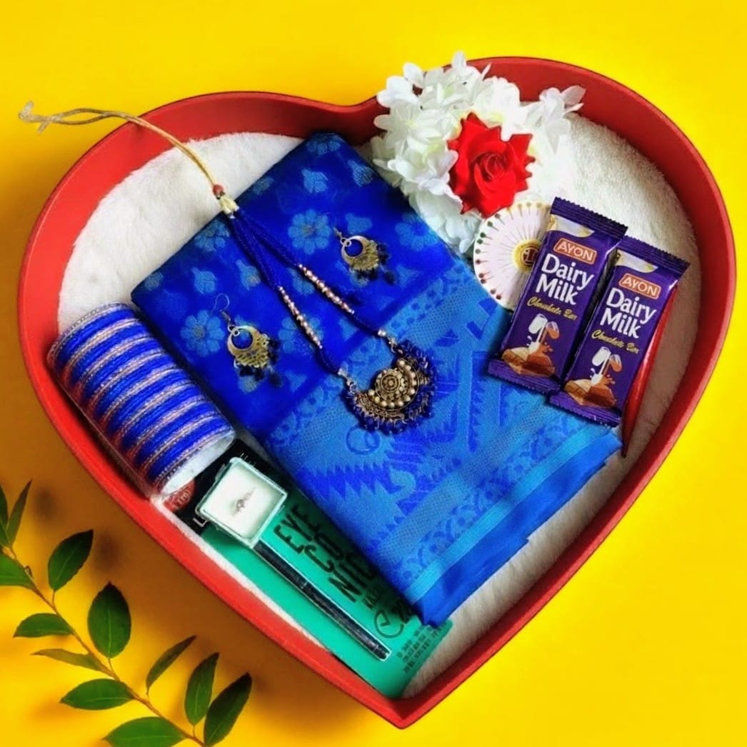 Surprise Your Wife with jamdani Saree & Jewelry Gift Box