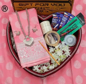 প্রিয় মানুষের জন্য সেরা গিফট প্যাকেজ । মিস্টি কালার কাতান শাড়ি